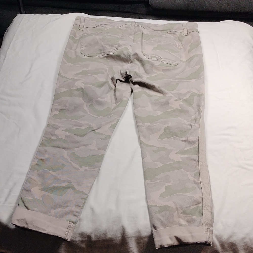 Torrid women's camo shirt pants size 12 - Picture 10 of 16